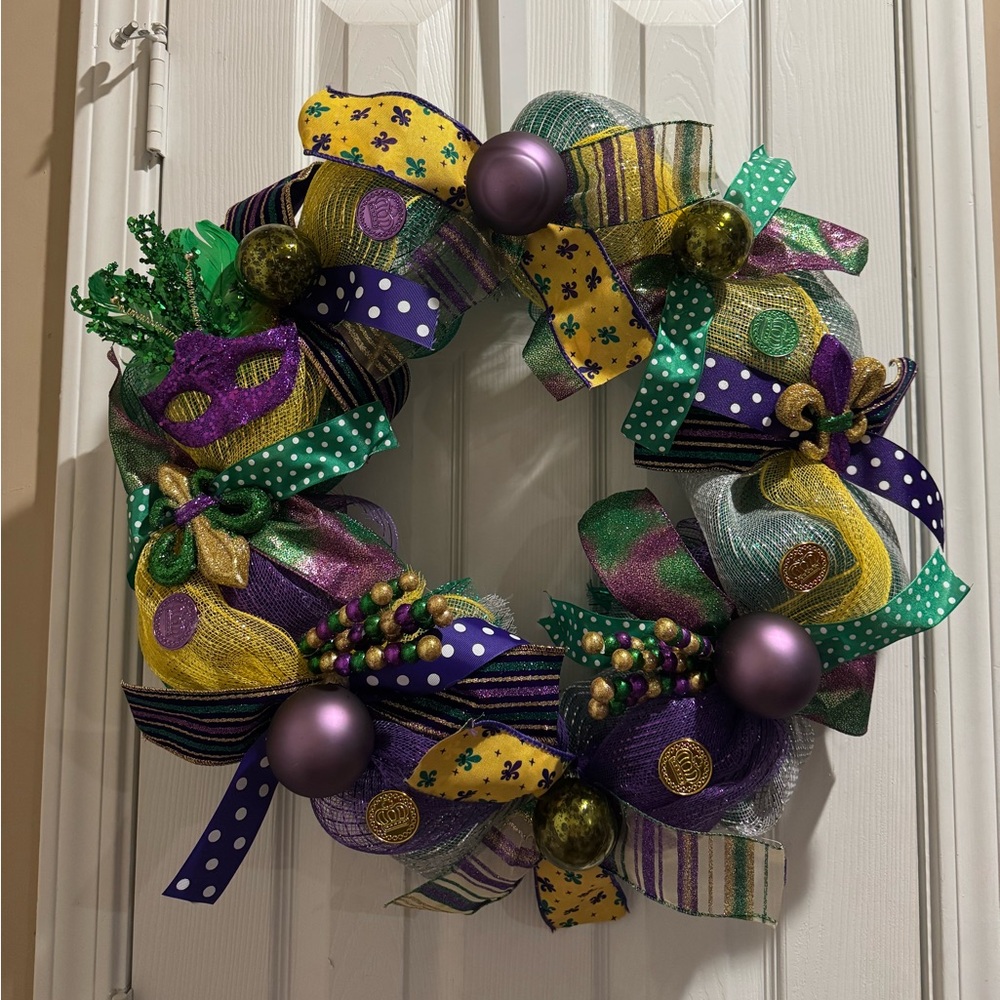 Festive Mardi Gras Wreath with Purple, Green, and Gold Accents